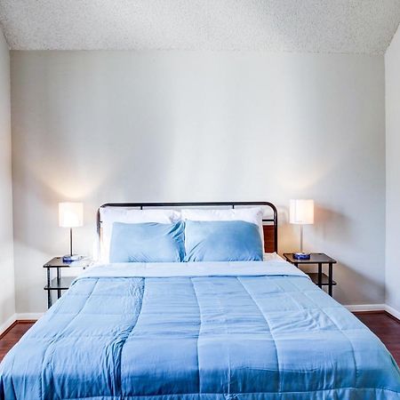 Lovely 2 Bedroom, 1 Bath Condo With Pools And Gym. Houston Exterior foto