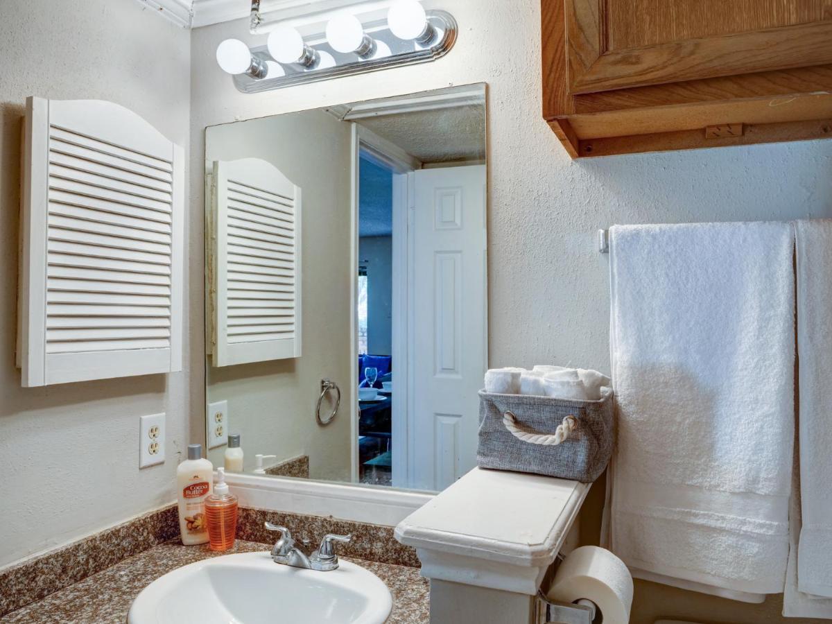 Lovely 2 Bedroom, 1 Bath Condo With Pools And Gym. Houston Exterior foto