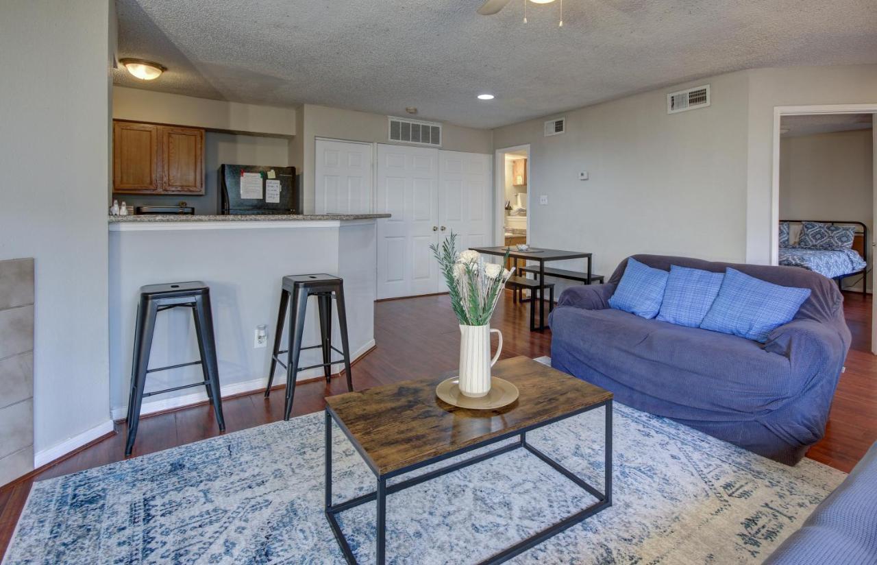 Lovely 2 Bedroom, 1 Bath Condo With Pools And Gym. Houston Exterior foto