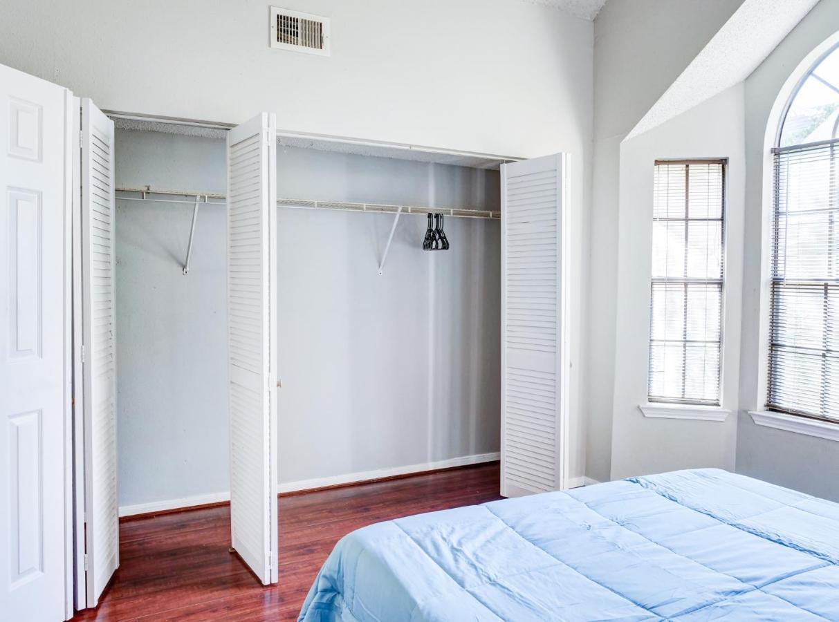Lovely 2 Bedroom, 1 Bath Condo With Pools And Gym. Houston Exterior foto