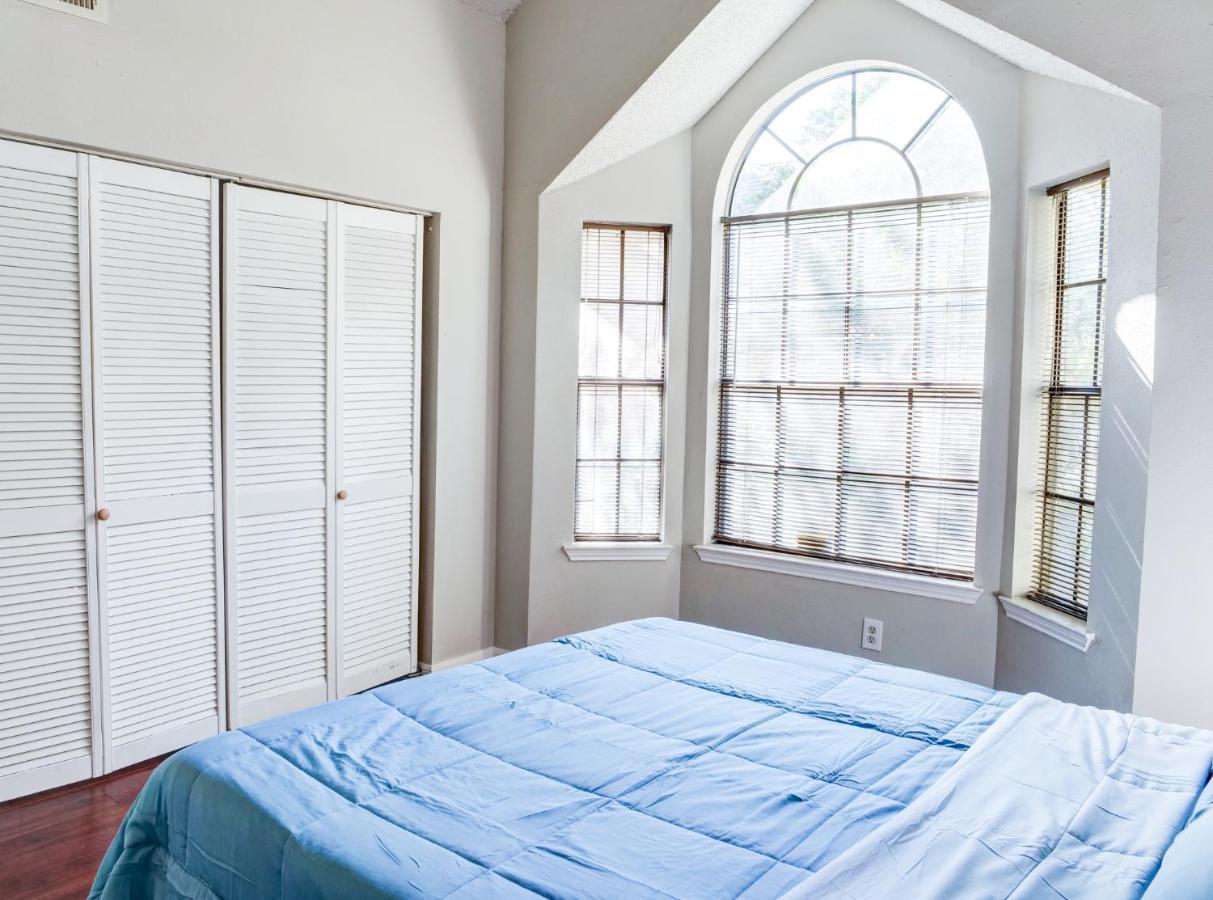 Lovely 2 Bedroom, 1 Bath Condo With Pools And Gym. Houston Exterior foto