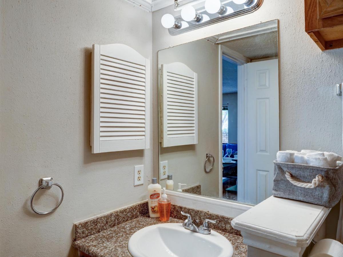 Lovely 2 Bedroom, 1 Bath Condo With Pools And Gym. Houston Exterior foto
