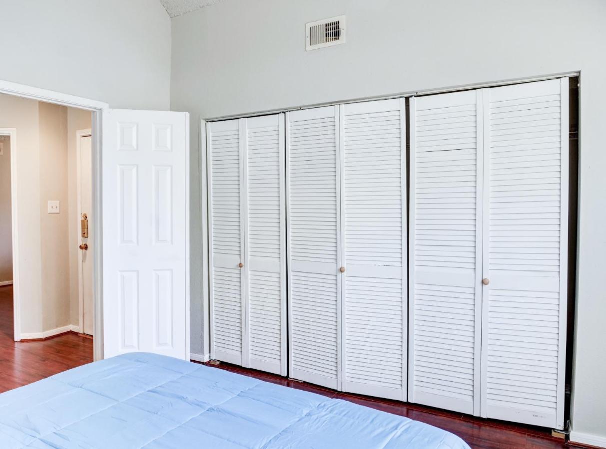 Lovely 2 Bedroom, 1 Bath Condo With Pools And Gym. Houston Exterior foto