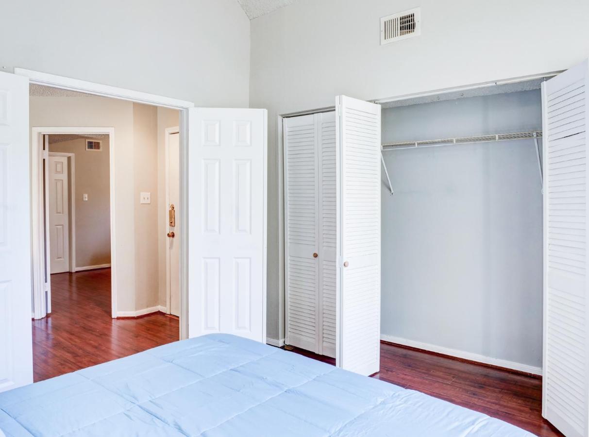 Lovely 2 Bedroom, 1 Bath Condo With Pools And Gym. Houston Exterior foto